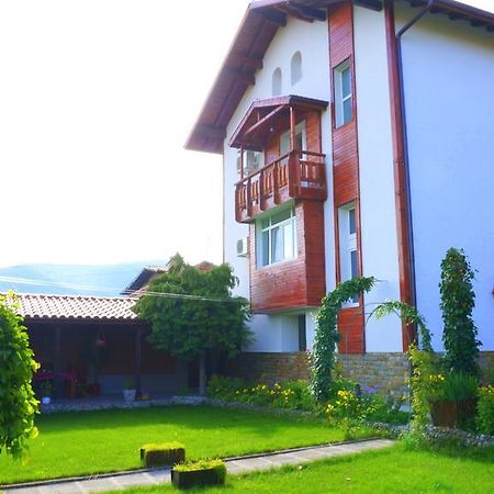 Guest House Simona ساباريفا بانيا المظهر الخارجي الصورة