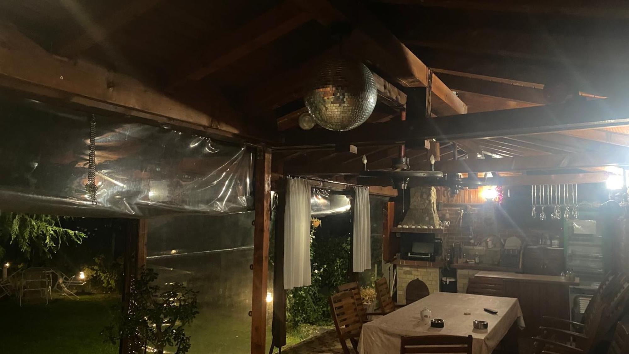 Guest House Simona ساباريفا بانيا المظهر الخارجي الصورة