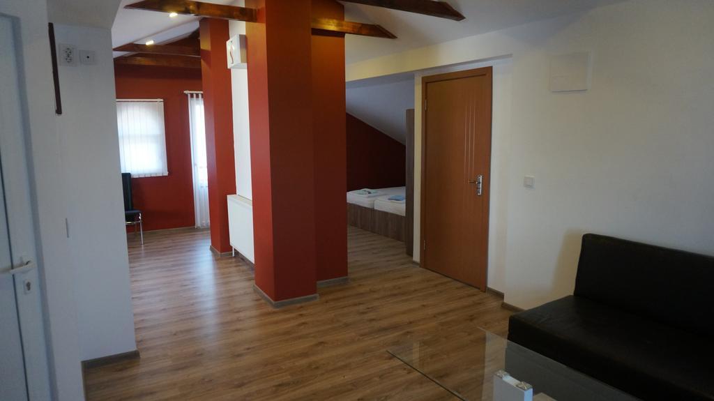 Guest House Simona ساباريفا بانيا الغرفة الصورة